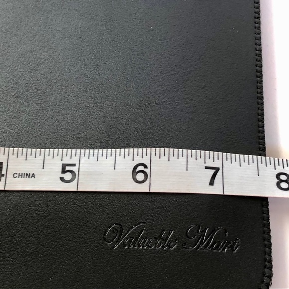 Tablet iPad leather case black tech accessory - Picture 5 of 5